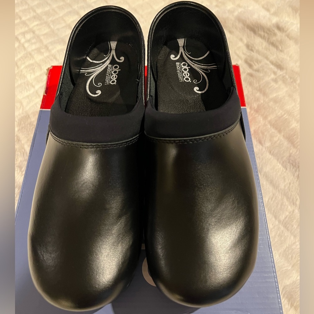 ABEO-Ellie-Neutral-Clogs-in-Black 8.5